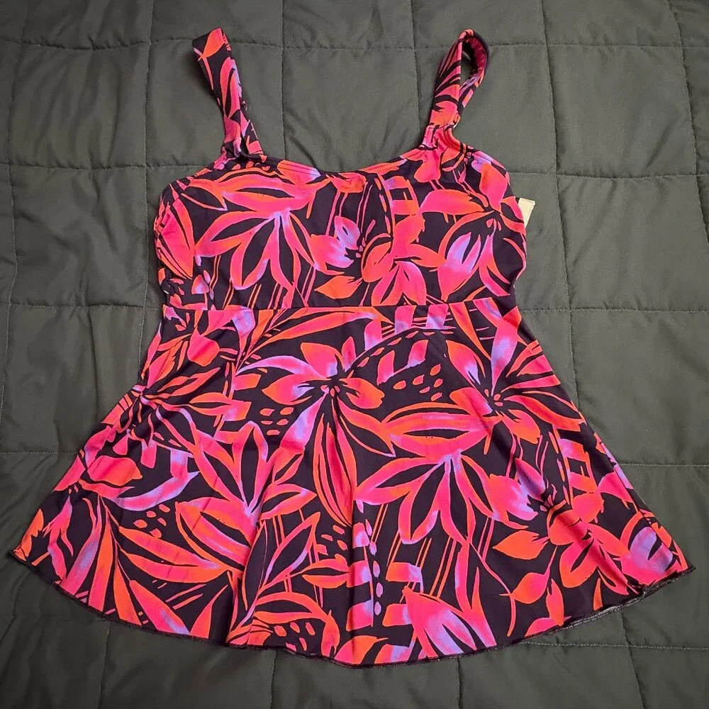 Flutter Scoop Neck Tankini - Size: Extra Small - NWT
